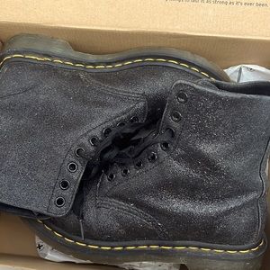 Dr.Marten’s 8 holes sparky boots with satin shoe laces